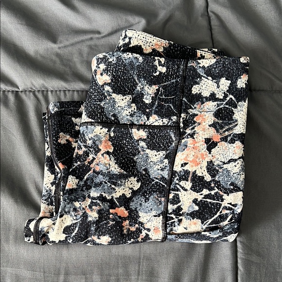 Lululemon Speed Up Crop Spring Bloom Multi Size 6 - Picture 1 of 9